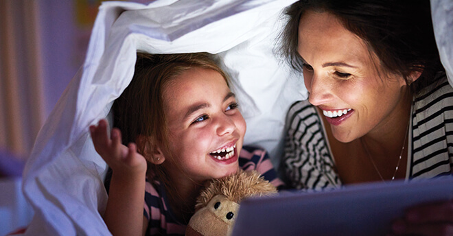 leap-lm-amp-the-future-of-media-f1 Mother-and-daughter-watching-something-on-an-ipad